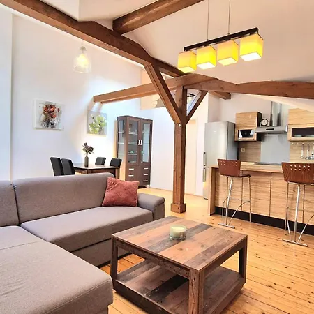 Loft Timonova, - Old Town * كَشّا